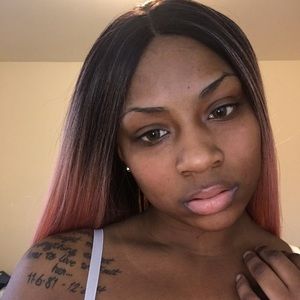 Meet your Posher, Dominique